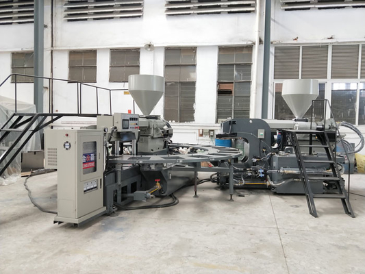 El fútbol calza la máquina que moldea de la única inyección, única máquina de fabricación del zapato 150-180 pares/hora