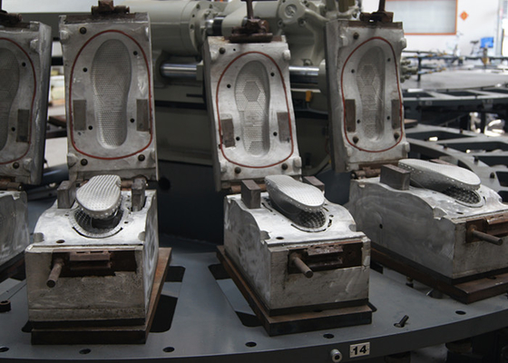 Del deslizador del moldeo por inyección de la máquina línea plástica automática del sistema totalmente