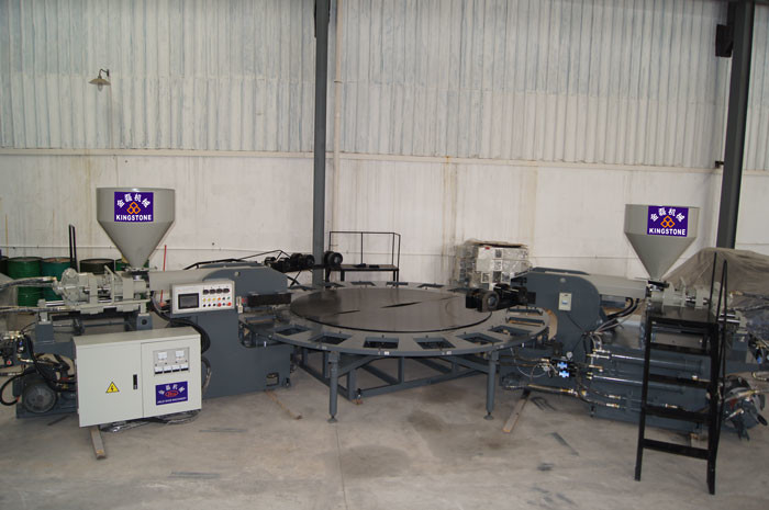 Uno/única fabricación bicolor de TPR trabaja a máquina el PVC única máquina 160-270pairs/hora de la inyección